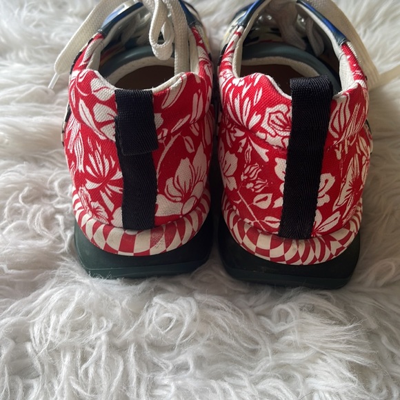 25% PRICE DROP!! $220 (was $295)
SPECTACULAR FENDI canvas sneakers - Picture 3 of 5